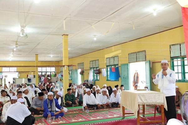 DPRD Kampar Tutup Kegiatan Suluk Daerah Jajaran Syekh Jaafar Katib Rajo Lelo